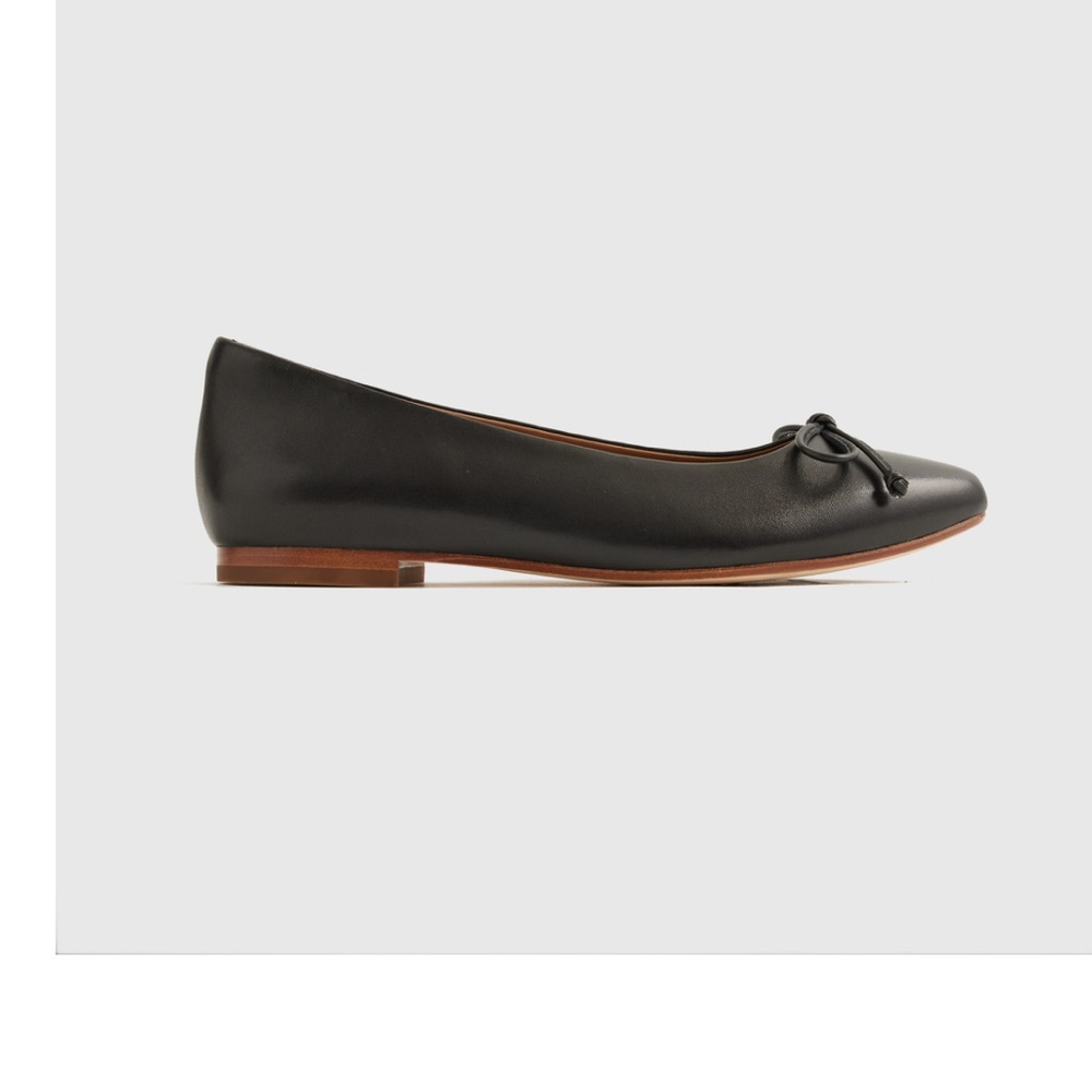 Quince Pointed Toe Black Leather Ballet Flats with Bow